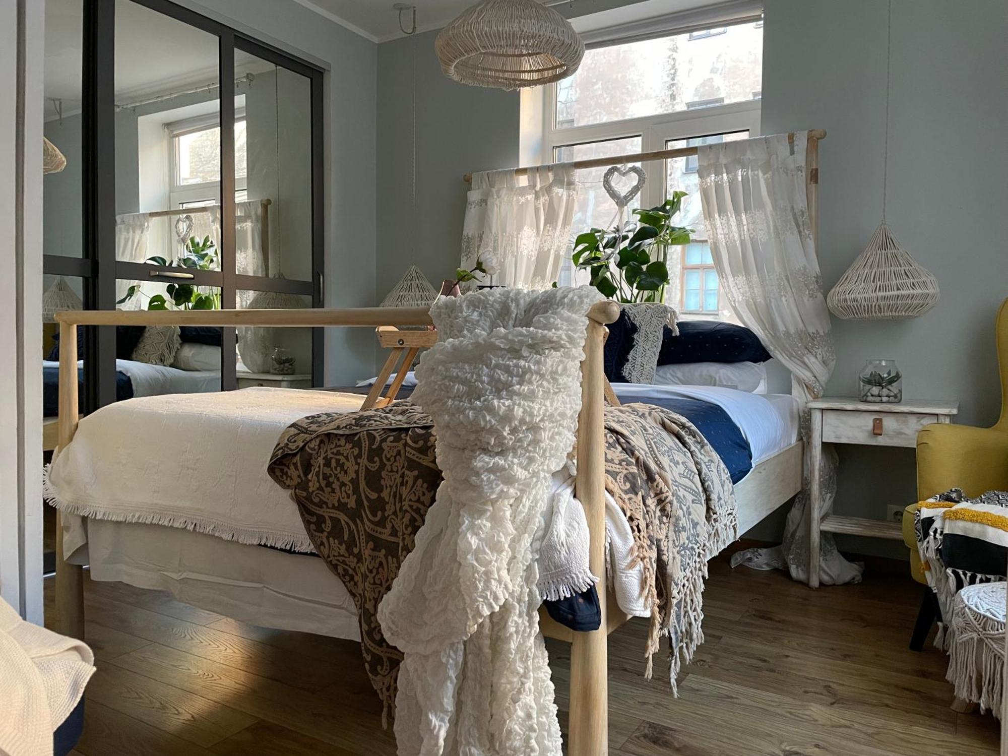 Pristine 1Br Apt In City Center W/ Patio And Parking Riga Exterior photo